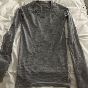 Lululemon size 4 striped full length swiftly long sleeve